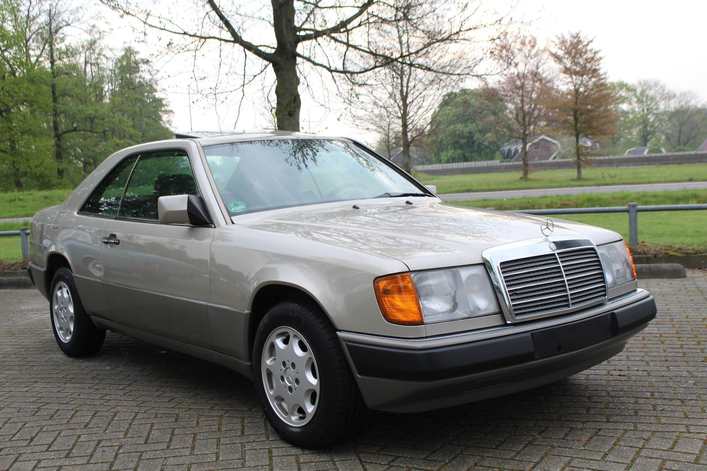 Mercedes-Benz 200-500 (W124) - 200-500 230 CE PRACHTGIE ORIGINELE AUTO! - AutoWereld.nl