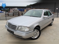 Mercedes-Benz C-klasse - 180 Elegance ORIGINELE AUTO Complete Historie voorhanden