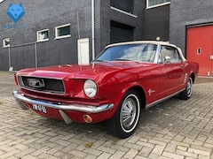 Ford Mustang - 3.3 6 Cilinder Automaat Cabriolet