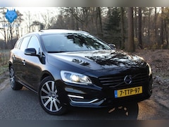 Volvo V60 - 2.4 D6 AWD Plug-In Hybrid Summum NL AUTO NIEUWE APK Trekhaak