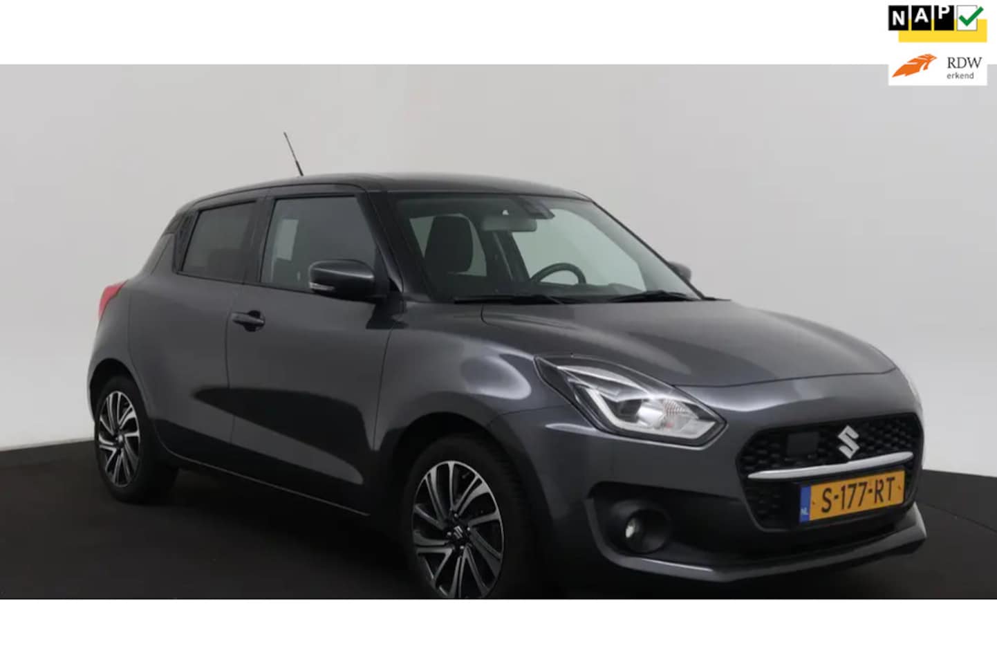 Suzuki Swift - 1.2 Style Smart Hybrid Meest luxe uitvoering, Org NL,Camera, NAP,all seasons, stoelverwarm - AutoWereld.nl