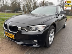 BMW 3-serie - 320i EfficientDynamics Edition Business 2de eigenaar met navigatie en trekhaak