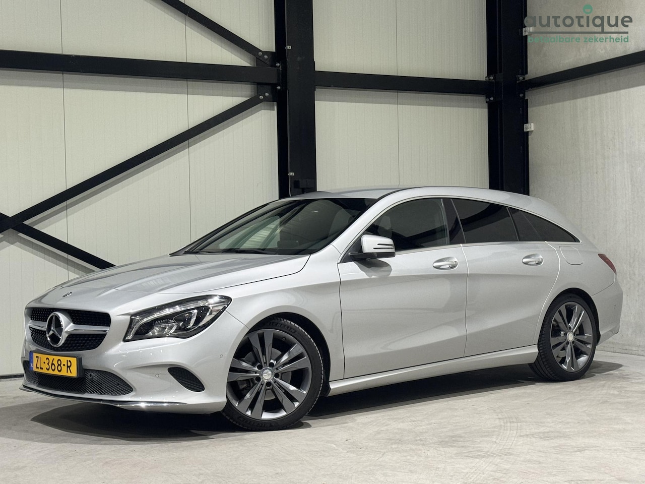 Mercedes-Benz CLA-klasse Shooting Brake - 180 Urban Aut. | navi | led | half-leder | - AutoWereld.nl