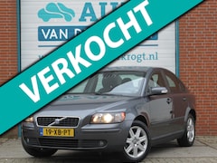 Volvo S40 - 1.8 Edition I, Trekhaak, Parkeerhulp, Airco, Cruise, APK 11-26