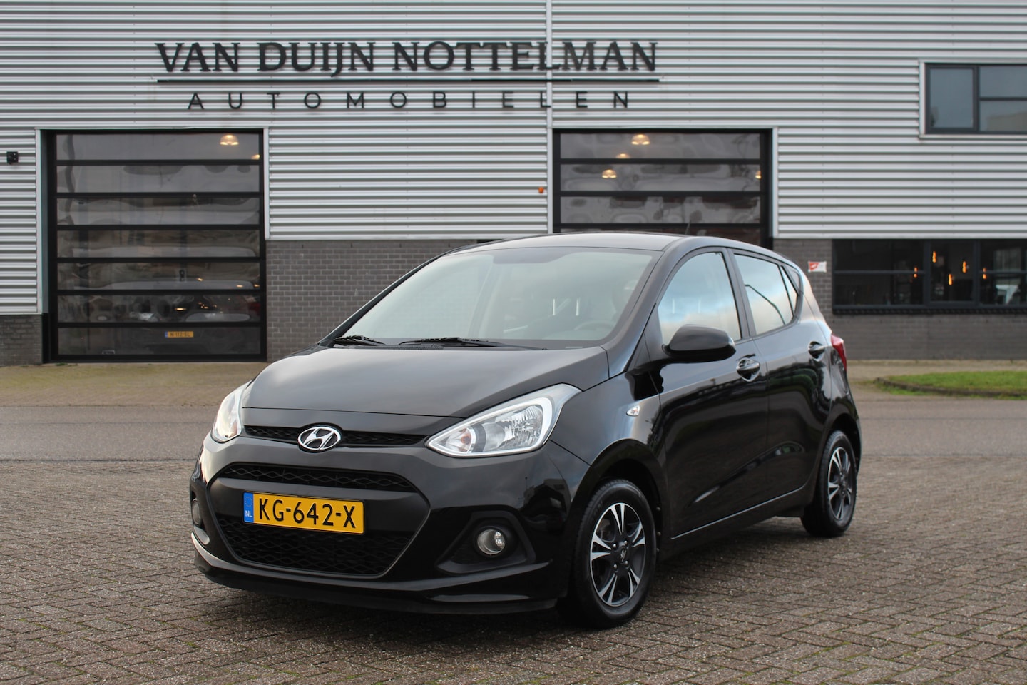 Hyundai i10 - 1.0i i-Motion Comfort / Cruise / Airco / N.A.P. - AutoWereld.nl