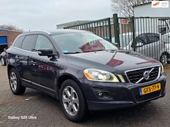 Volvo XC60 - 3.0 T6 AWD Momentum Automaat leerbekeleding stoelverwarming parkeer sensor trekhaak