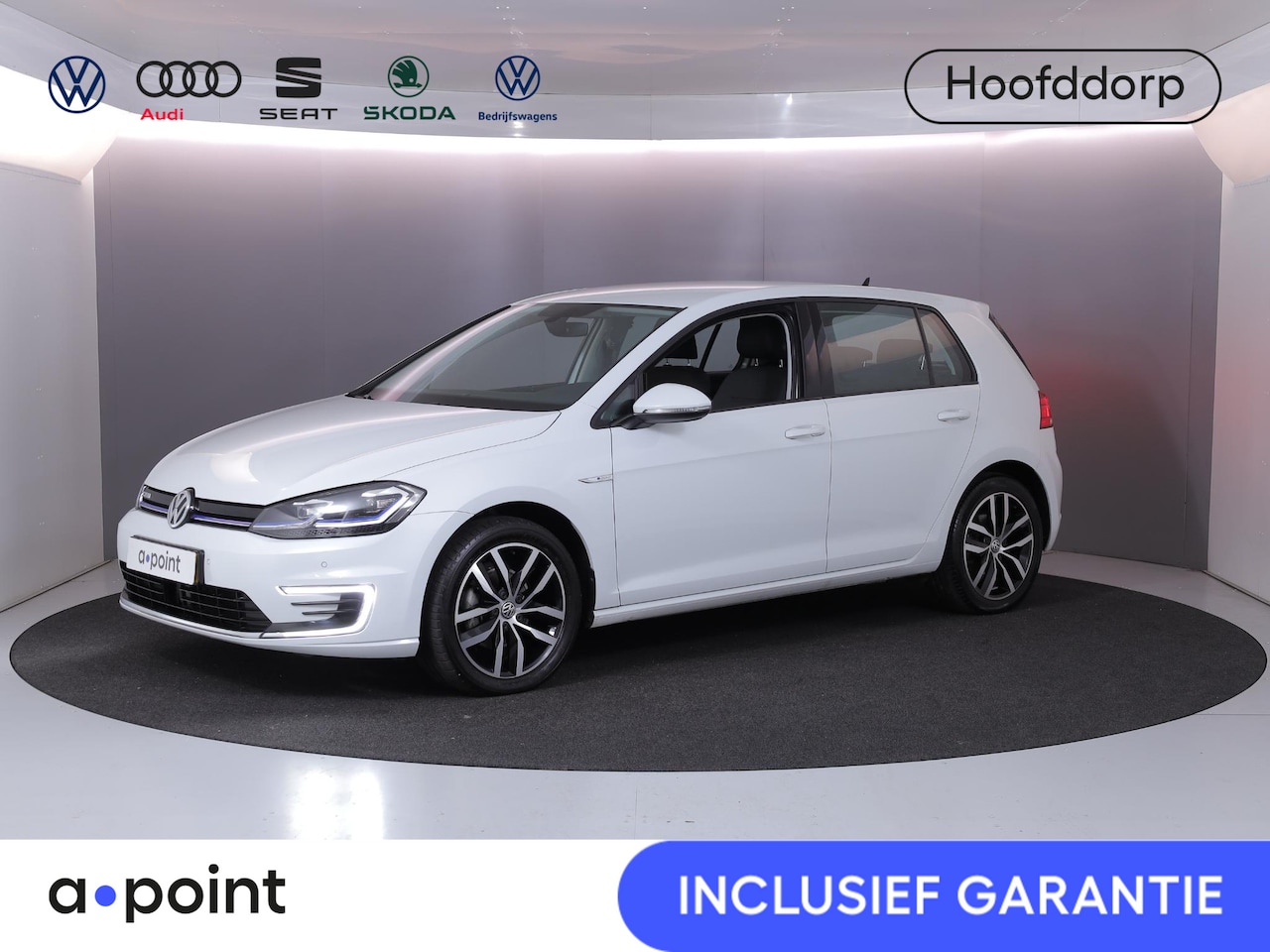 Volkswagen e-Golf - E-DITION 136 pk | Navigatie | Warmtepomp | Parkeersensoren | Achteruitrijcamera | Autom. a - AutoWereld.nl