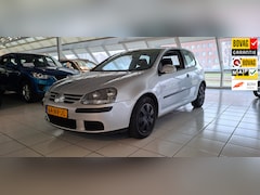 Volkswagen Golf - 1.4 Trendline met nieuwe APK en airco