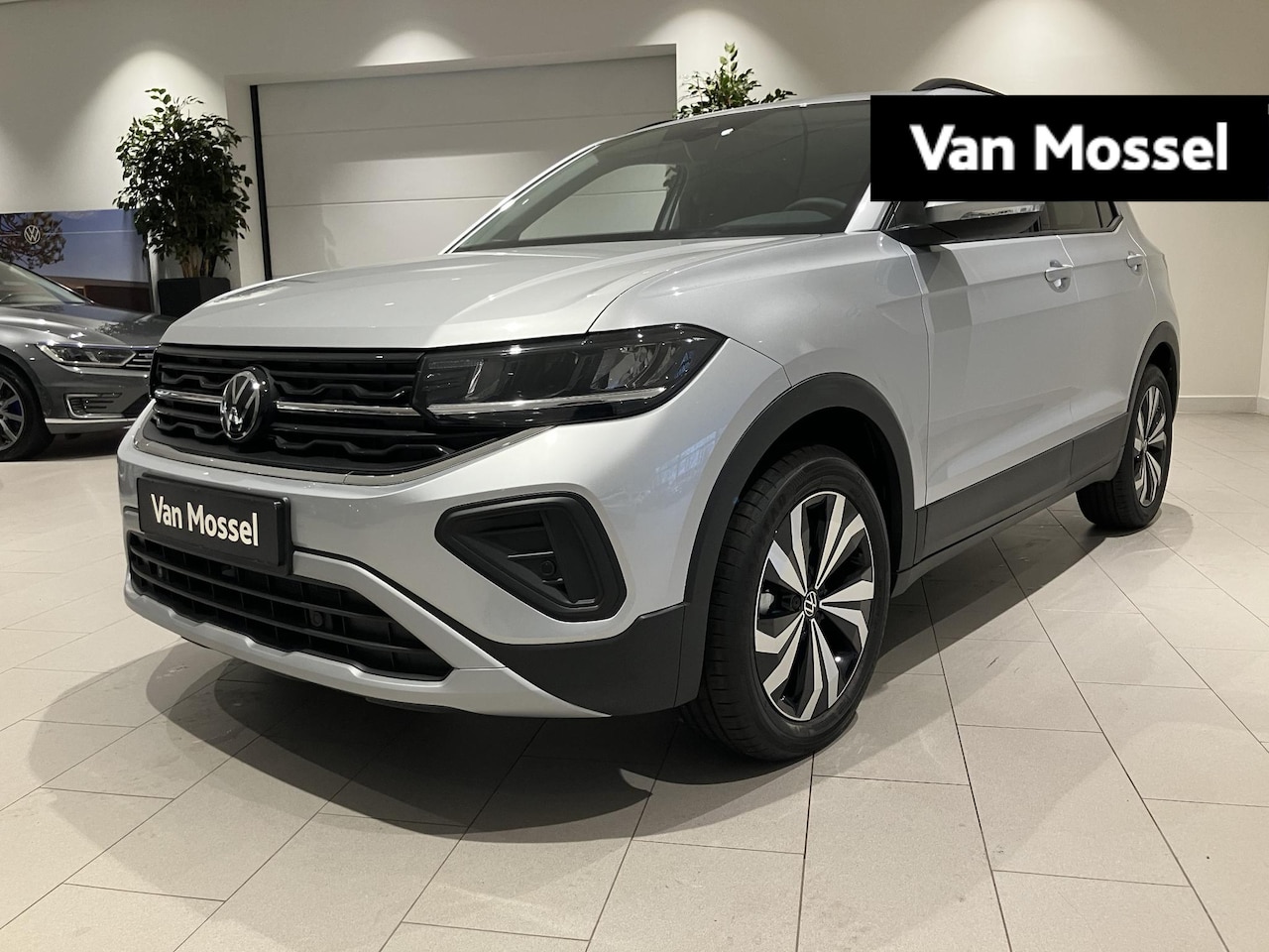 Volkswagen T-Cross - 1.0 TSI Life Edition 116 PK Automaat | Apple Carplay | Navigatie | Parkeersensoren | Stoel - AutoWereld.nl