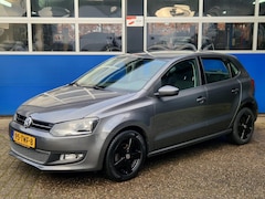 Volkswagen Polo - 1.2 TSI BlueMotion Comfortline / Carplay / All season banden / Cruise control / Bluetooth