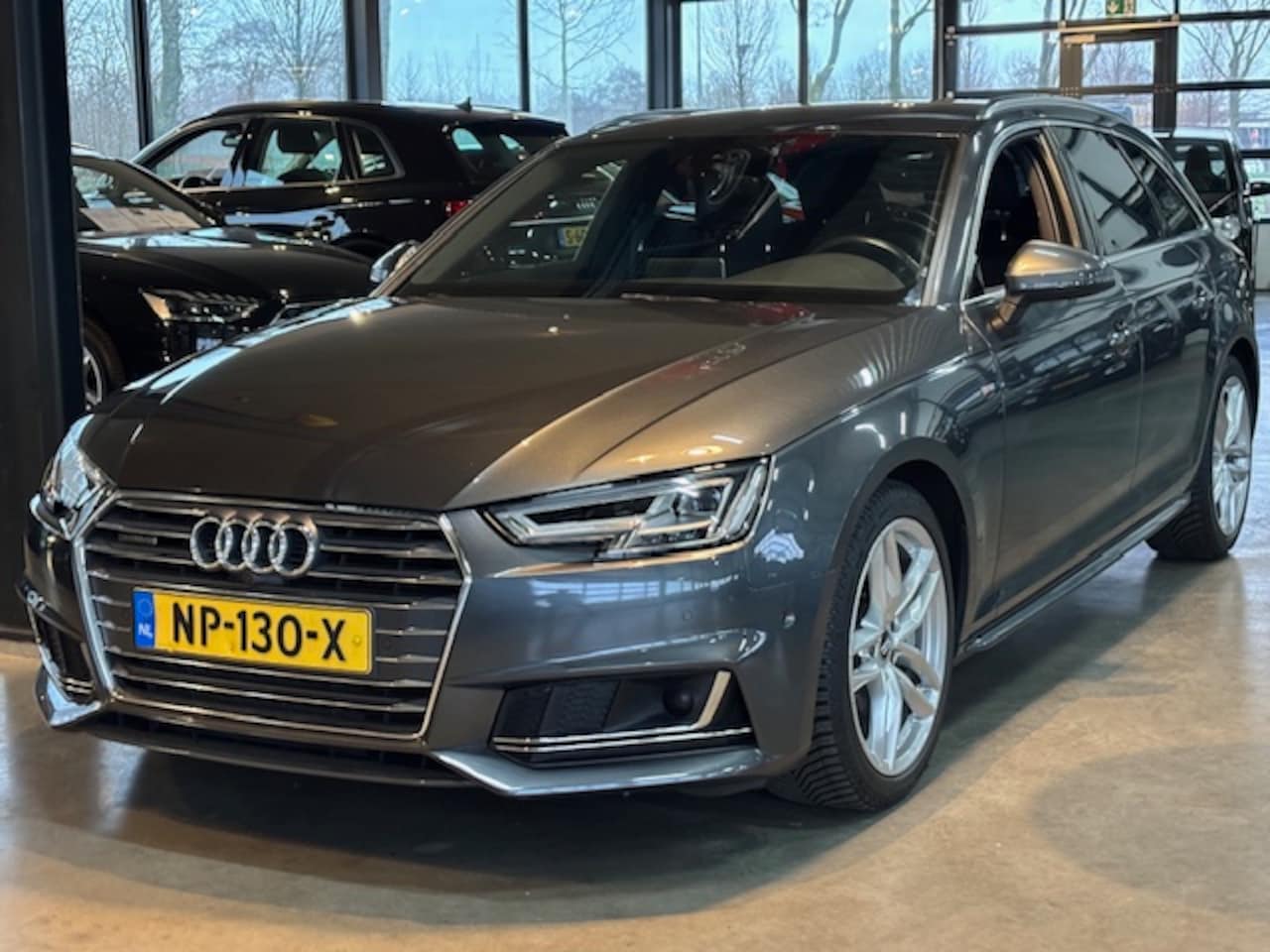 Audi A4 - 2.0 TFSI 252pk S-Line s-tronic quattro Sport - AutoWereld.nl