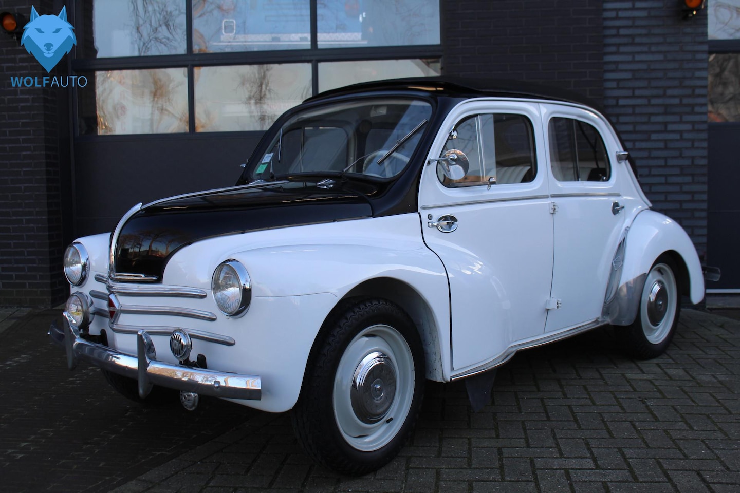 Renault 4 - 4CV Cabriolet GERESTAUREERD! UNIEKE AUTO! - AutoWereld.nl