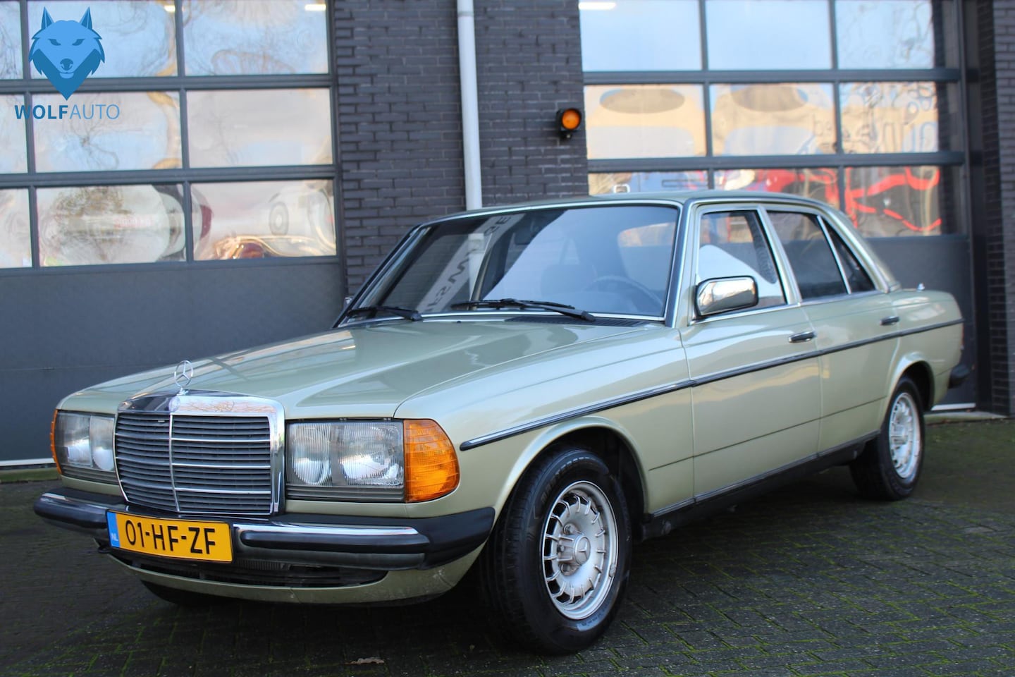 Mercedes-Benz 200-280 (W123) - 200-280 230 E AUTOMAAT TOP AUTO! Schuifdak - AutoWereld.nl