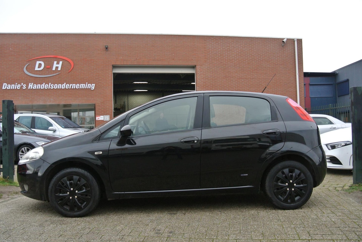 Fiat Grande Punto - 1.4 Dynamic airco inruil mogelijk nap - AutoWereld.nl