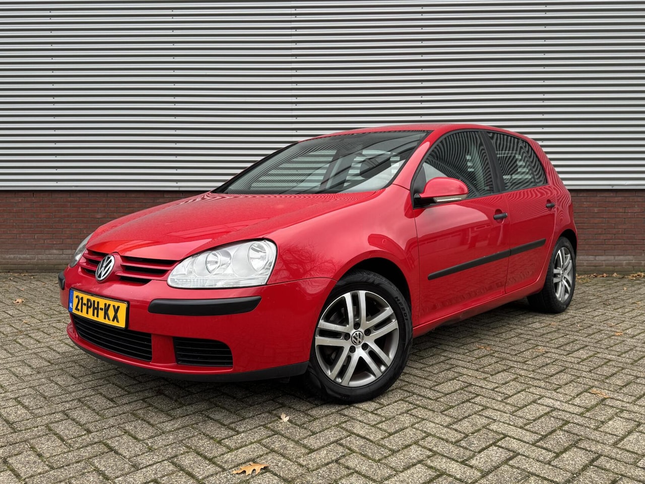 Volkswagen Golf - 1.6 FSI Trendline|Airco|Trekhaak|Bluetooth|L.M. velgen| - AutoWereld.nl