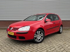 Volkswagen Golf - 1.6 FSI Trendline|Airco|Trekhaak|Bluetooth|L.M. velgen|
