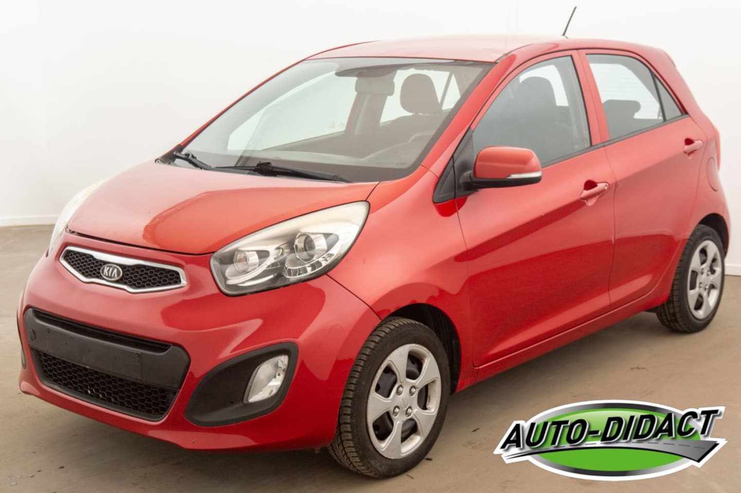 Kia Picanto - 1.0 Fusion 140.239 km Carpas - AutoWereld.nl