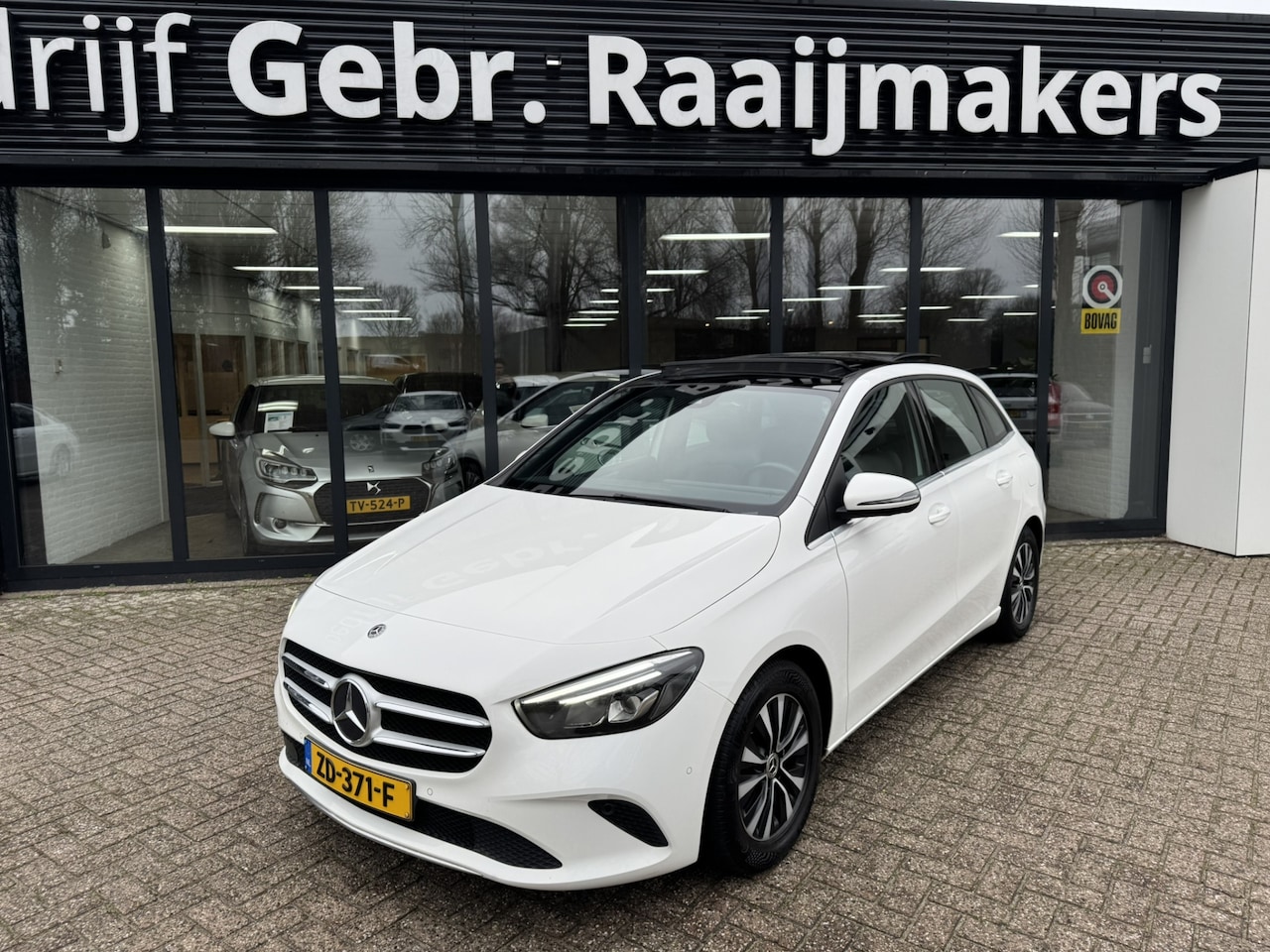 Mercedes-Benz B-klasse - 180 Business Solution*Panoramadak*LED*Nieuw model* - AutoWereld.nl