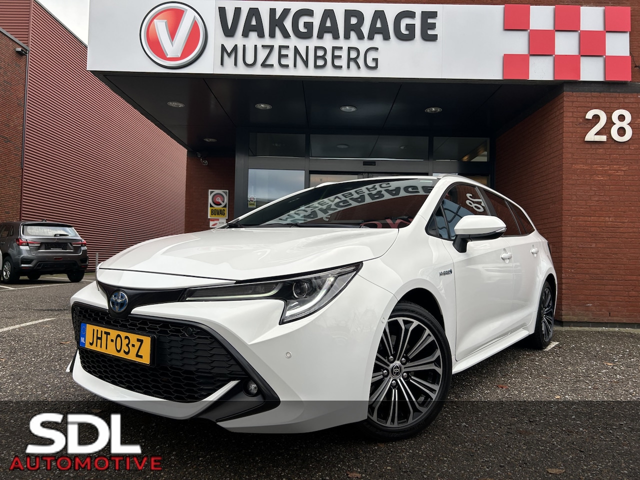 Toyota Corolla Touring Sports - 2.0 Hybrid Style // FULL LED // DODEHOEK // KEYLESS // ADAPT. CRUISE // CLIMA // PDC // ST - AutoWereld.nl