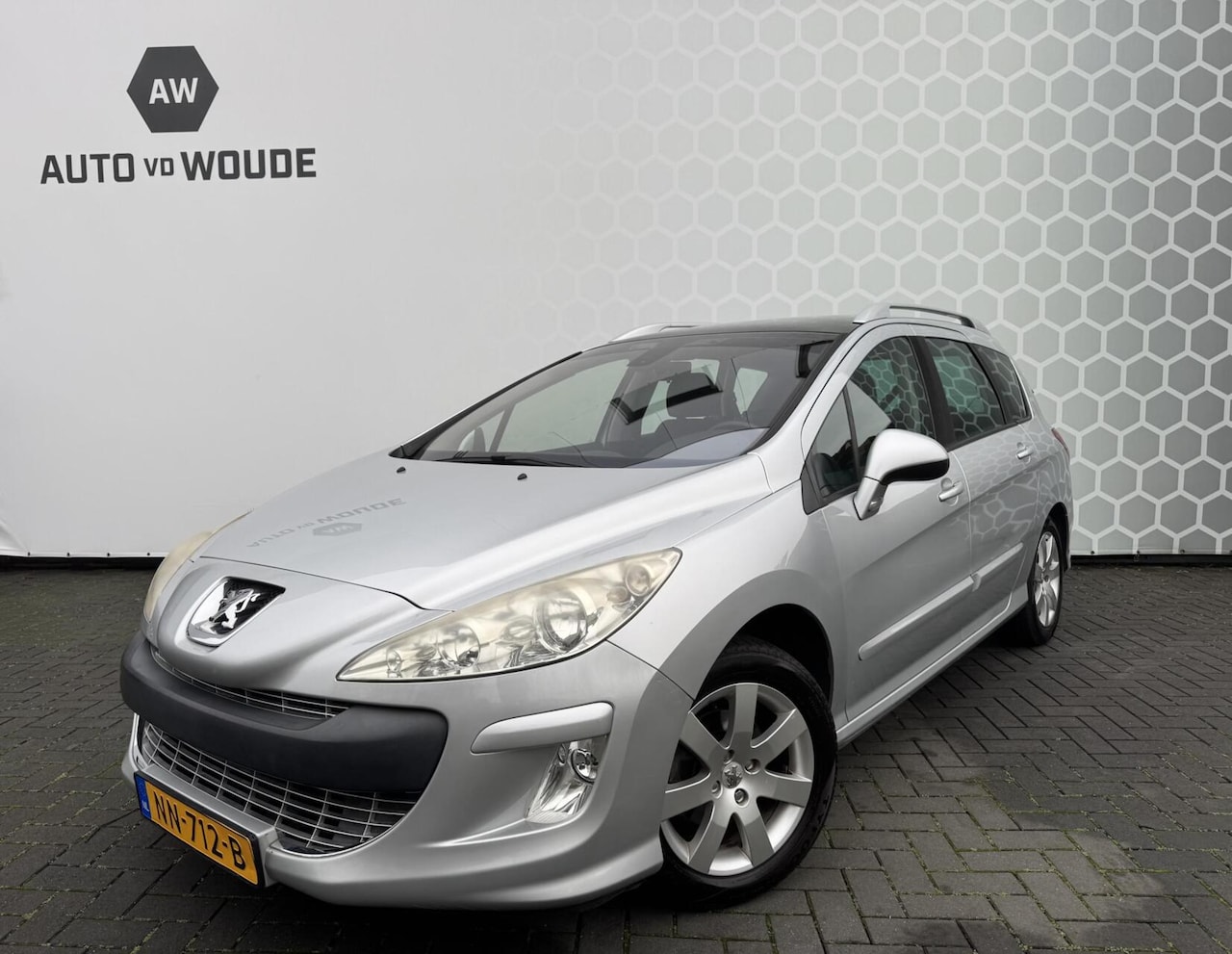 Peugeot 308 SW - 1.6 VTi XS Nieuwe APK panoramadak Trekhaak - AutoWereld.nl