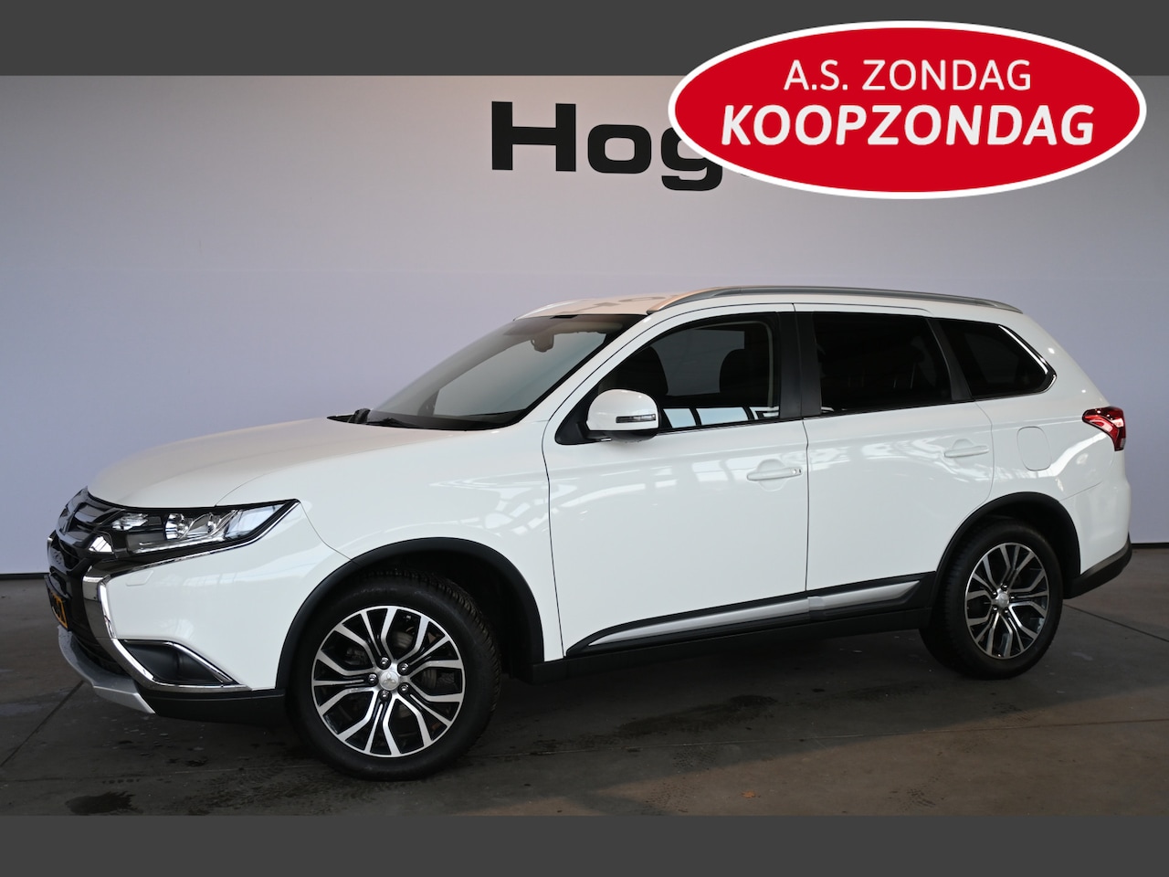 Mitsubishi Outlander - 2.0 Executive Edition 7-Persoons Automaat Navigatie Dealer Onderhouden! Inruil Mogelijk! - AutoWereld.nl