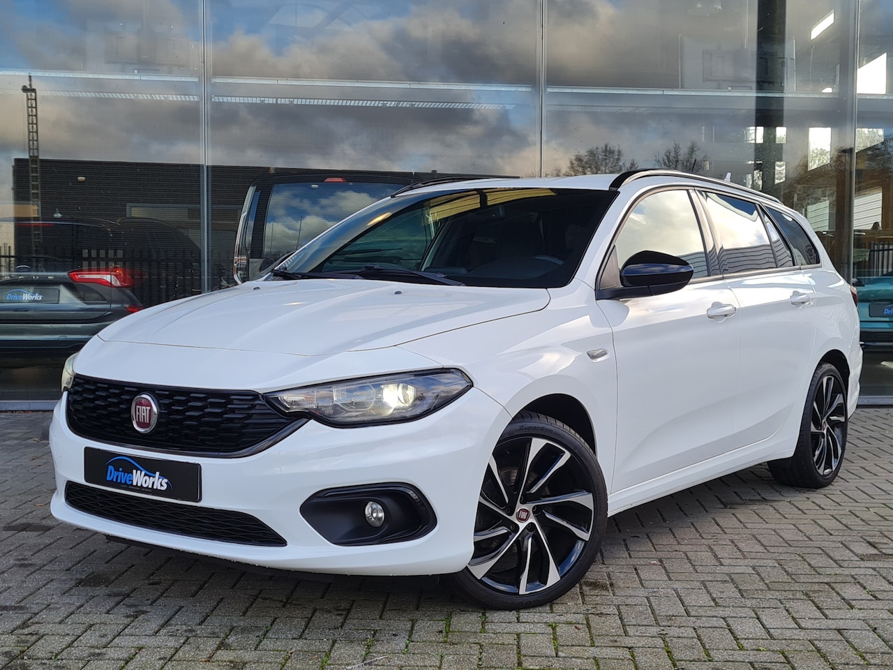 Fiat Tipo Stationwagon - 1.4 Turbo S-Design | Xenon | Half Leder | Cruise controle | 1ste Eigenaar | Nap Interesse - AutoWereld.nl