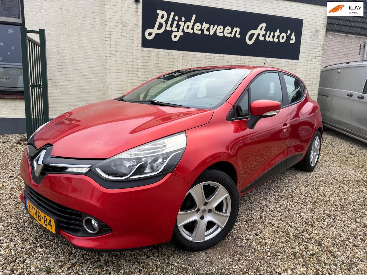 Renault Clio - 1.5 dCi Dynamique Clima | Navi | LED | LM | Keyless | Trekhaak | Dealer Onderhouden - AutoWereld.nl