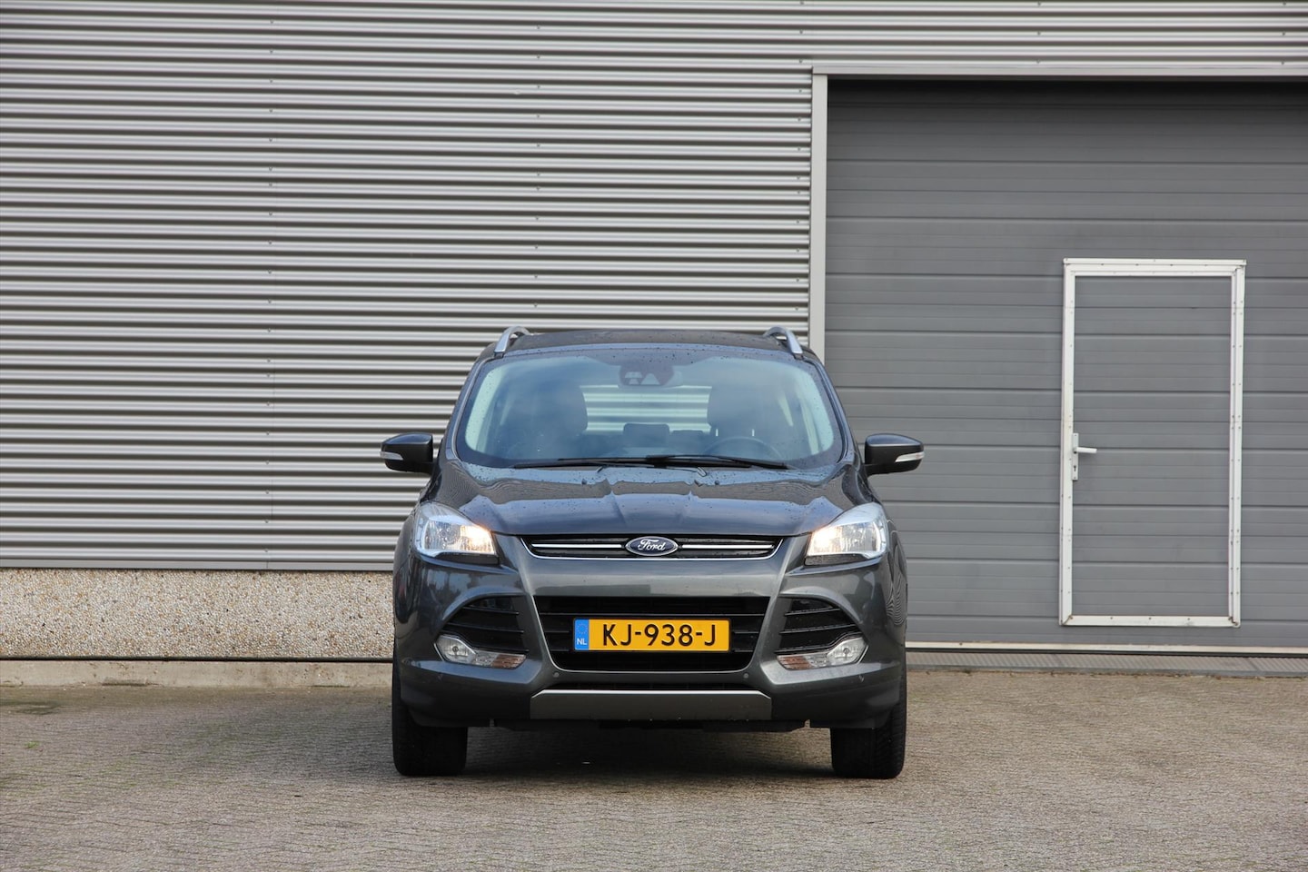 Ford Kuga - 1.5 EcoBoost 150pk 2WD Titanium | Trekhaak | Voorruitverwarming | 17" inch velgen | Achter - AutoWereld.nl