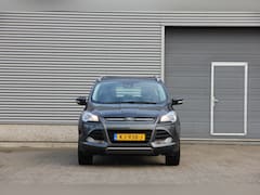 Ford Kuga - 1.5 EcoBoost 150pk 2WD Titanium | Trekhaak | Voorruitverwarming | 17" inch velgen | Achter
