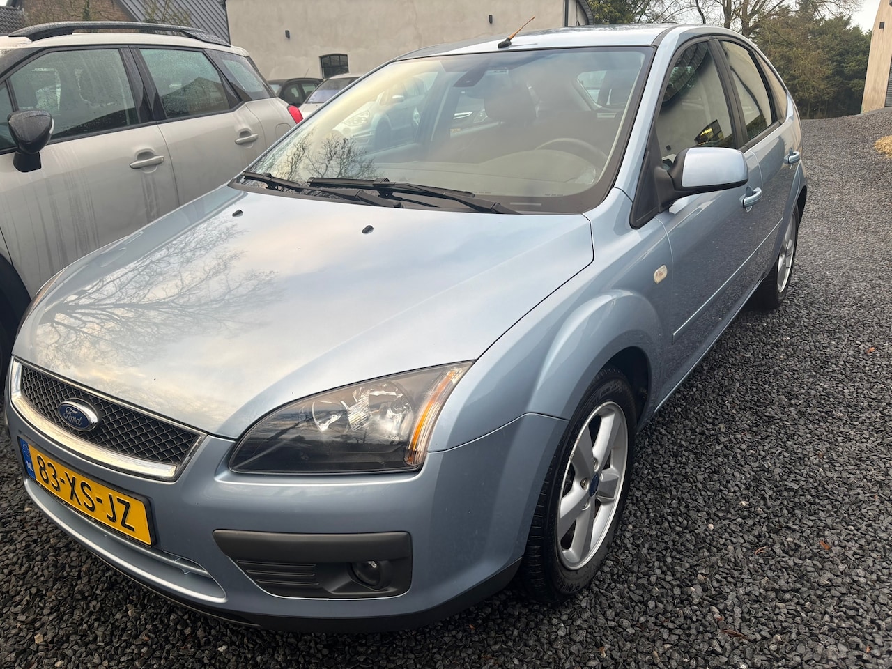 Ford Focus - 1.6-16V Futura KM 175021 MET NAP - AutoWereld.nl