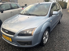 Ford Focus - 1.6-16V Futura KM 175021 MET NAP
