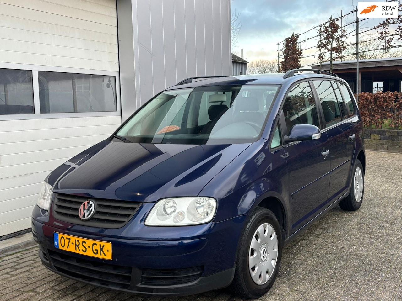 Volkswagen Touran - 1.6 Business nieuwe APk cruise / trekhaak - AutoWereld.nl