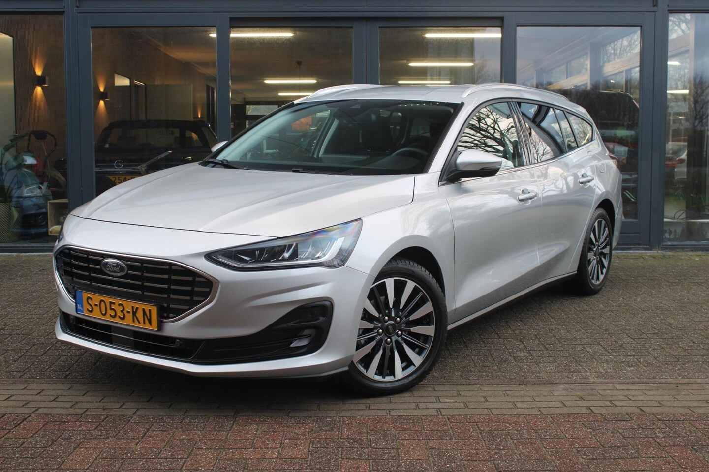 Ford Focus Wagon - EcoBoost Hybrid Titanium X | Facelift | B&O Audio | Achteruitrijcamera| Keyless | Carplay - AutoWereld.nl