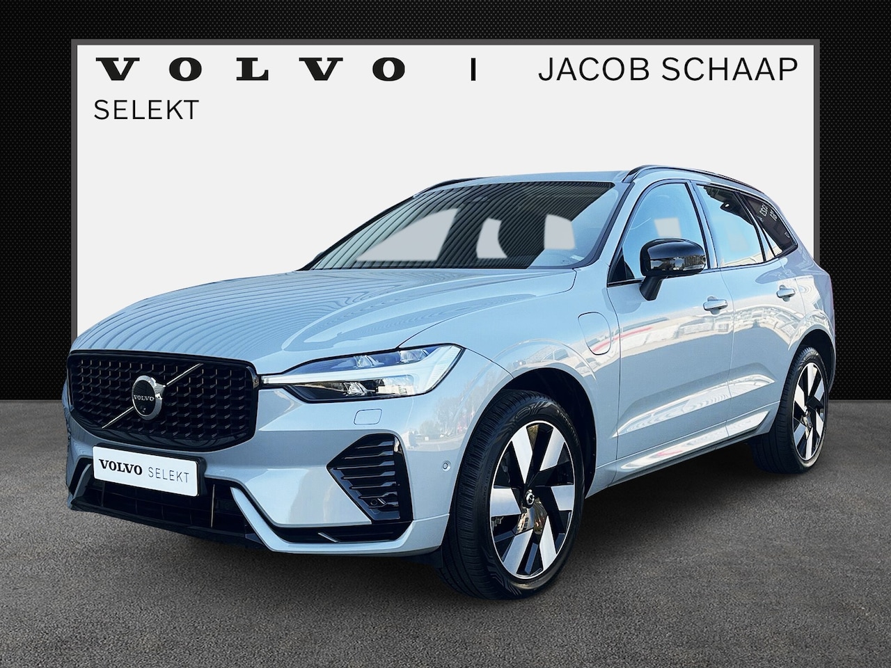 Volvo XC60 - T6 Plug-in AWD Ultimate Dark / Head-Up / Trekhaak / Blis / 360 Camera / Schuif/kanteldak / - AutoWereld.nl