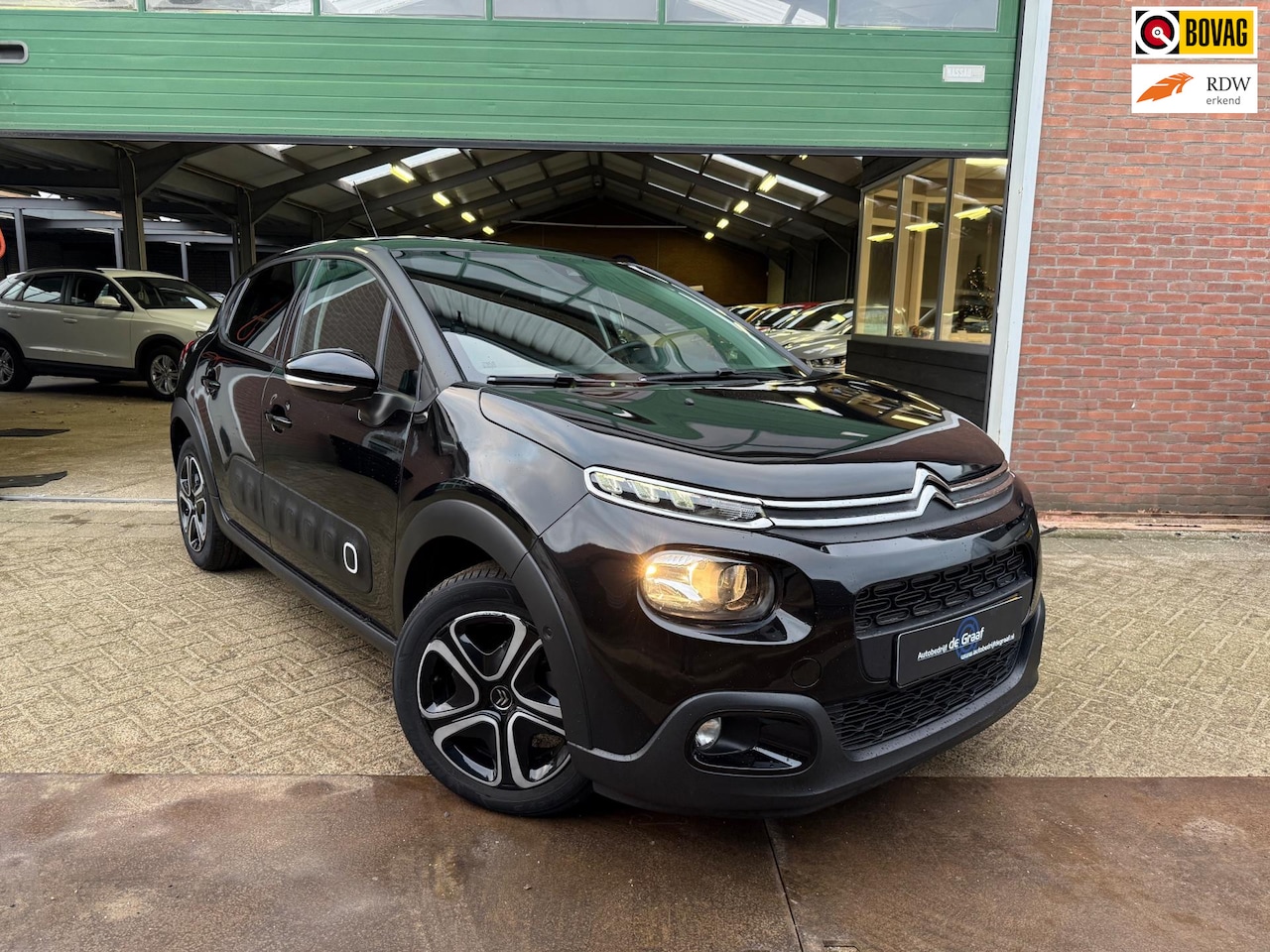 Citroën C3 - 1.2 PureTech S&S AUTOMAAT/CAMERA/NAVI/VOL! - AutoWereld.nl
