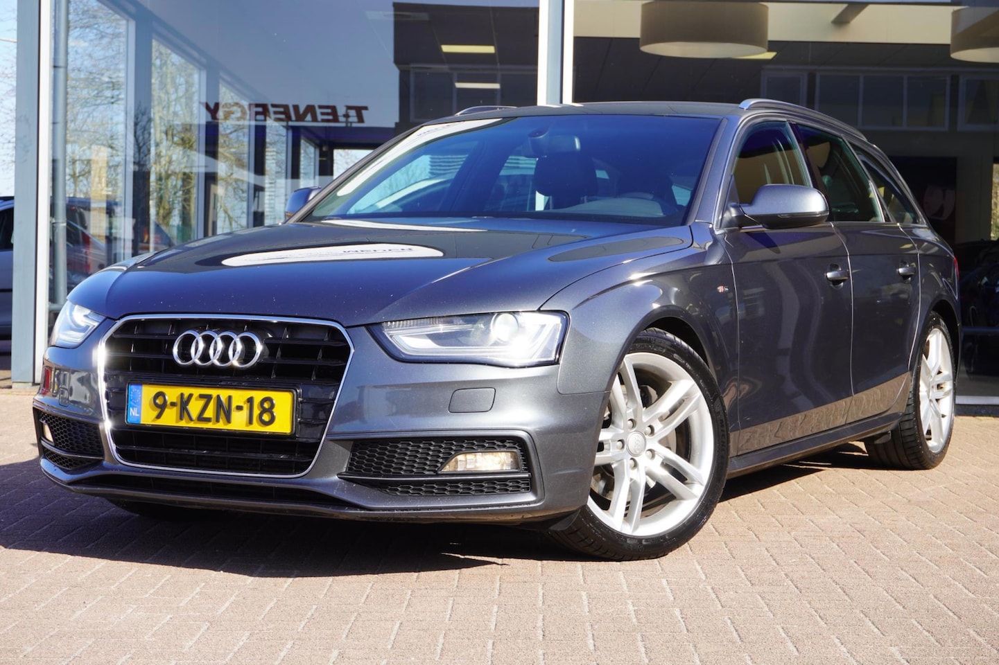 Audi A4 Avant - 3.0 TDI Pro Line S | Automaat | Airco | Navigatie | Elek. pakket | Vol opties | Trekhaak | - AutoWereld.nl