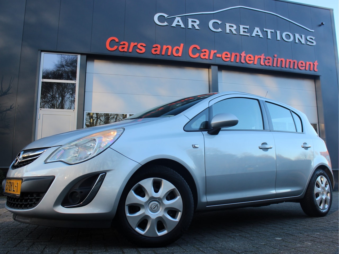 Opel Corsa - 1.4-16V Anniversary Edition NL-Auto - AutoWereld.nl