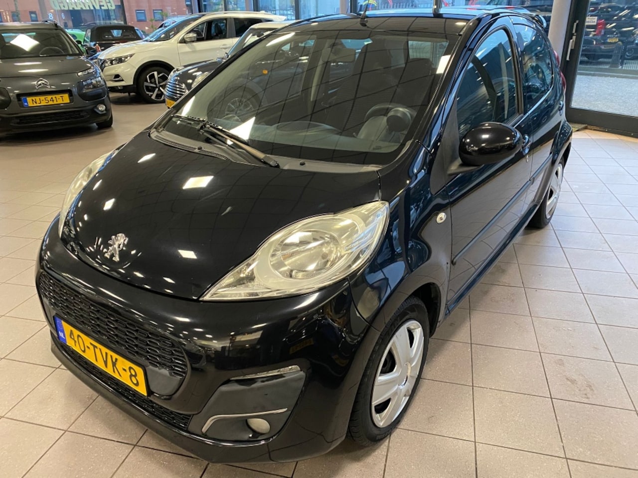 Peugeot 107 - 1.0 Active AIRCO NW APK BJ 2012 !!! - AutoWereld.nl