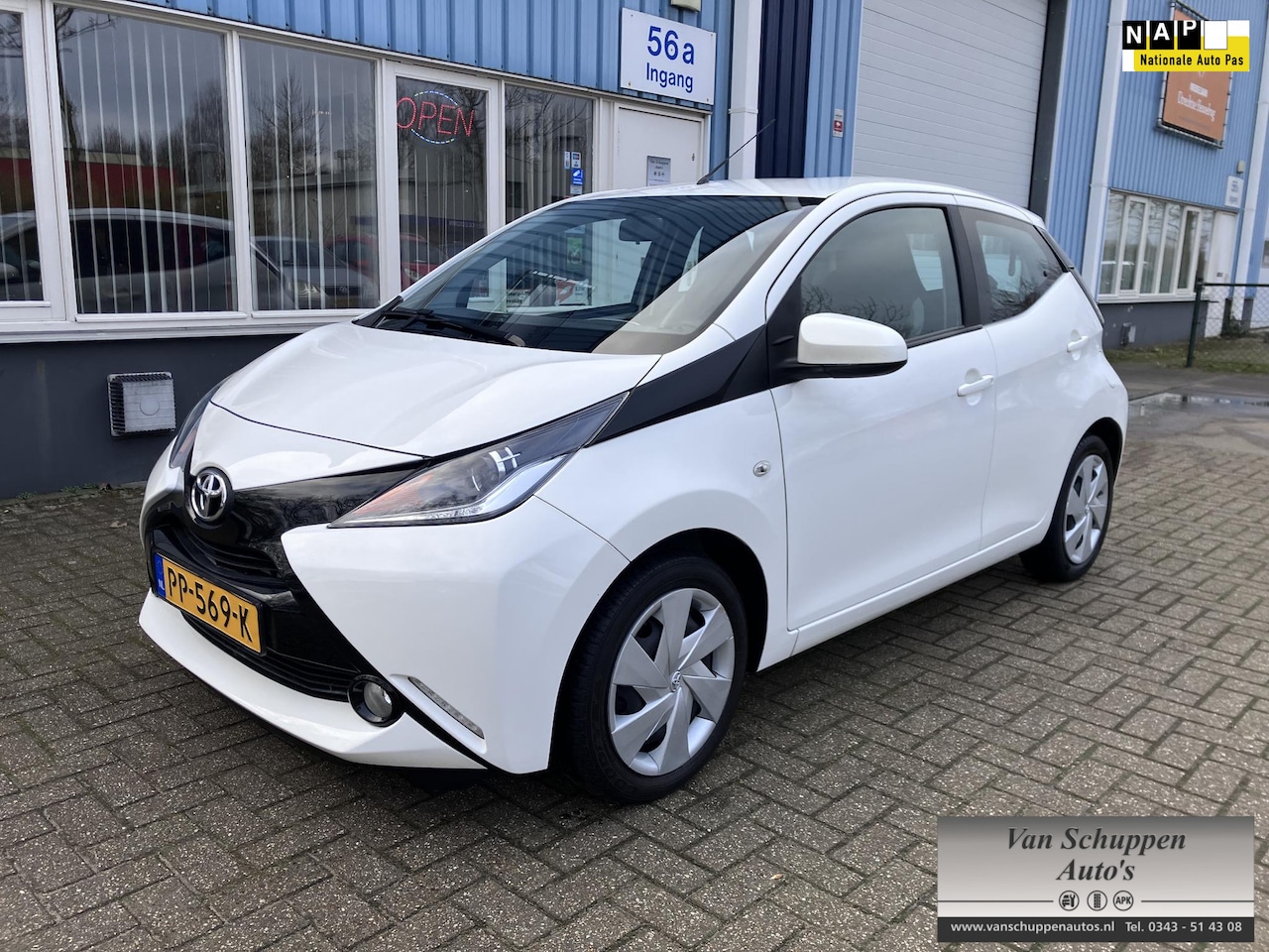 Toyota Aygo - 1.0 VVT-i x-play Navi Camera Led - AutoWereld.nl