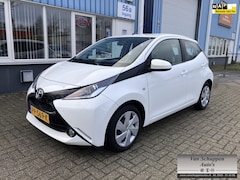 Toyota Aygo - 1.0 VVT-i x-play Navi Camera Led