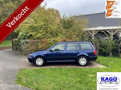 Volkswagen Golf - 1.4 Trendline
