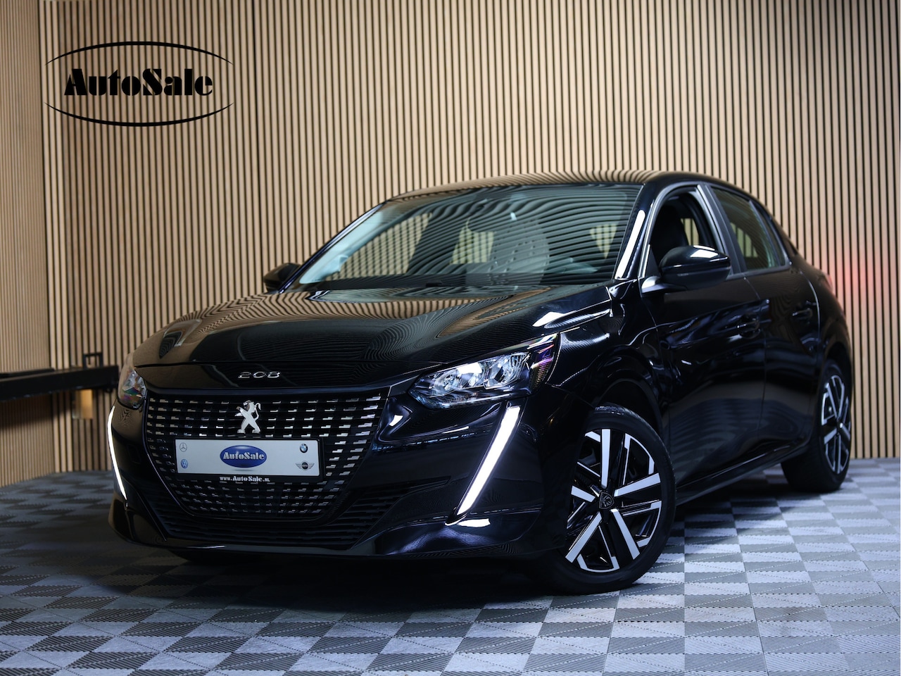 Peugeot 208 - 1.2 PureTech Allure AUT 1eEIGNR! CARPLAY DAB STOELVW PDC '20 - AutoWereld.nl