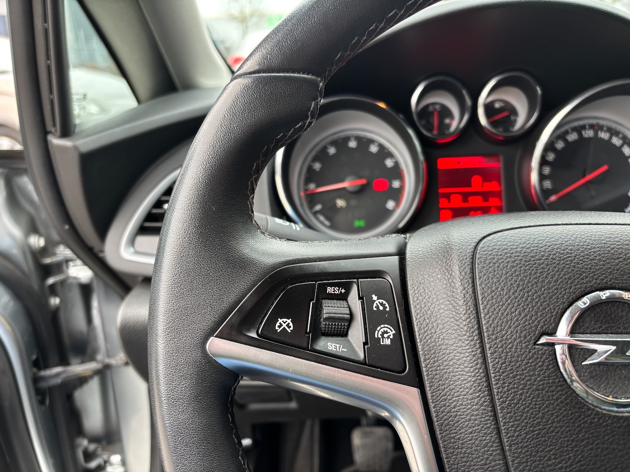 Opel Astra Sports Tourer - 1.4 Turbo Design Edition | Navi. Sportstoel. 140pk.