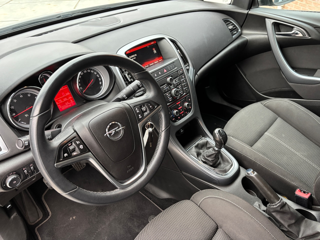 Opel Astra Sports Tourer - 1.4 Turbo Design Edition | Navi. Sportstoel. 140pk.