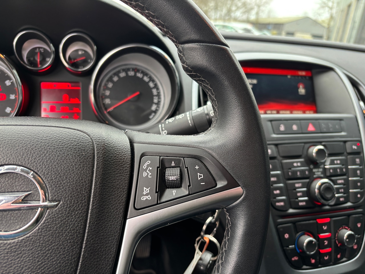 Opel Astra Sports Tourer - 1.4 Turbo Design Edition | Navi. Sportstoel. 140pk.