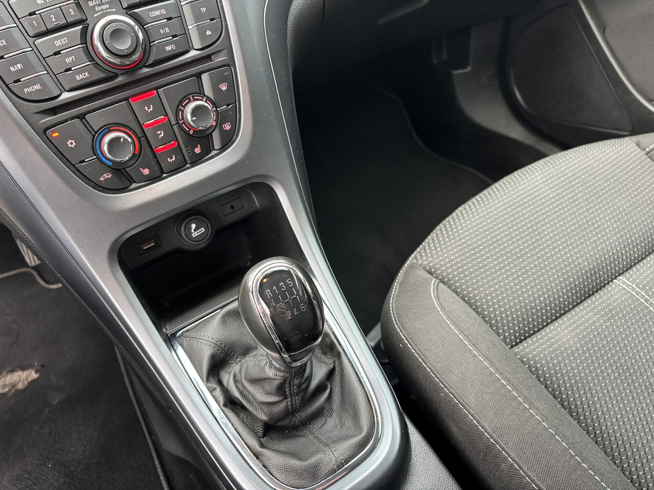 Opel Astra Sports Tourer - 1.4 Turbo Design Edition | Navi. Sportstoel. 140pk.