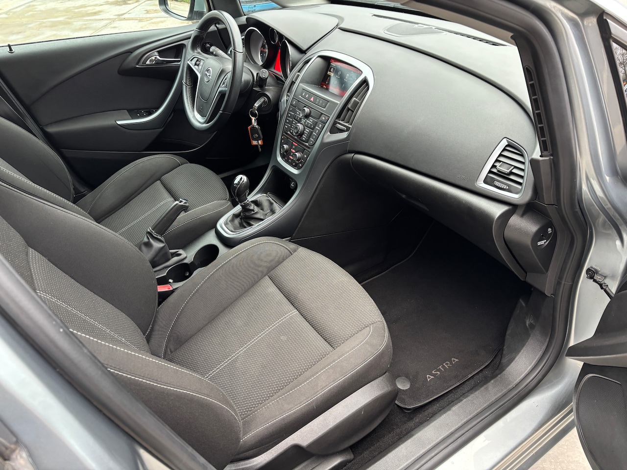 Opel Astra Sports Tourer - 1.4 Turbo Design Edition | Navi. Sportstoel. 140pk.