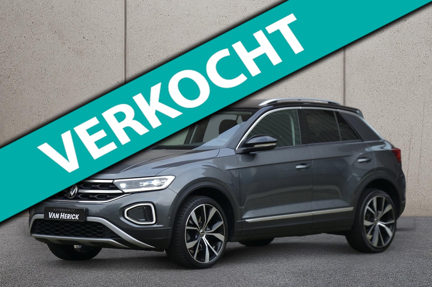 Volkswagen T-Roc - 1.5 TSI Style 150PK Automaat | ACC | Keyless| Achteruitrijcamera - AutoWereld.nl