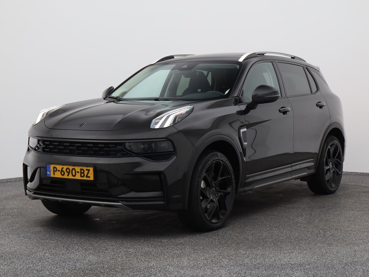 Lynk & Co 01 - 1.5 Plug-in Hybrid | BLACK | NLD AUTO - AutoWereld.nl