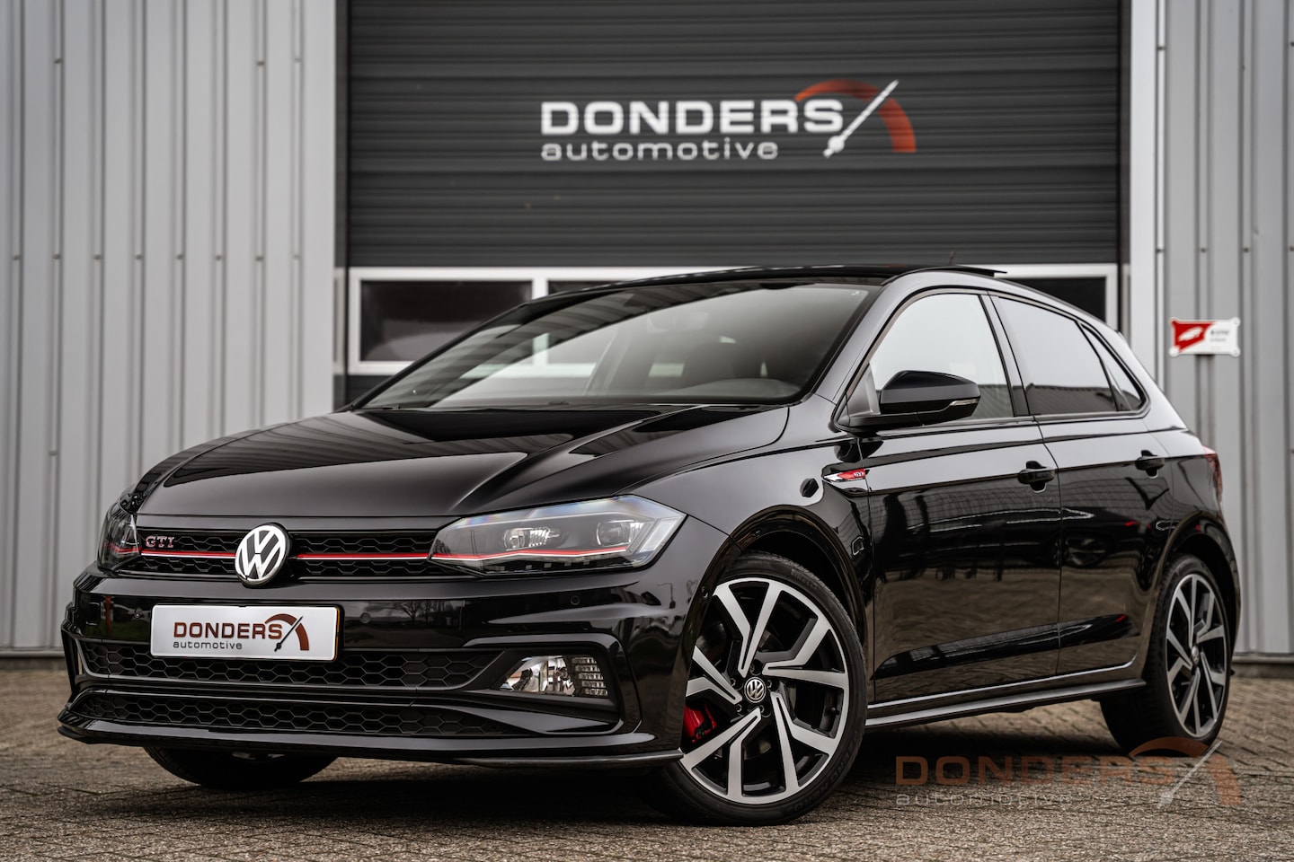 Volkswagen Polo - 2.0 TSI GTI / Pano / Garantie! - AutoWereld.nl